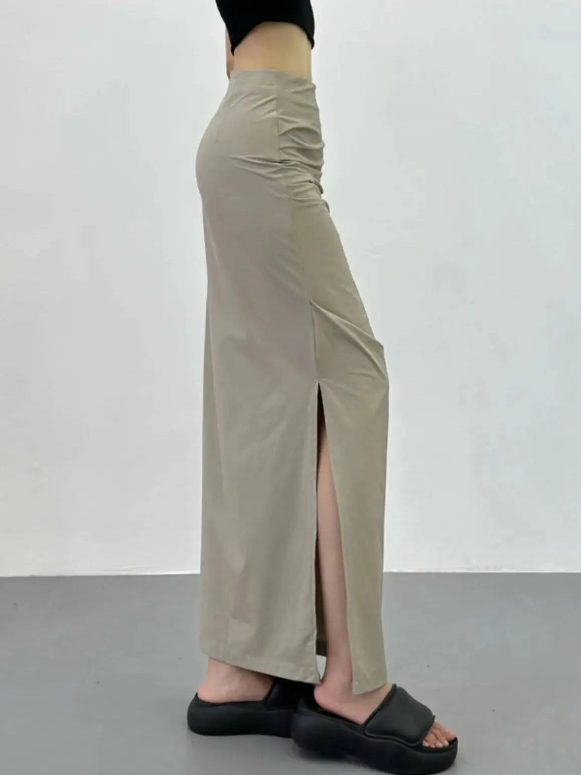 2026 New Pleated Side High Slit Half Length Skirt Women's Summer Spicy Girl Pure Desire Slim Wrap Hip Solid A-line Skirt 7MHN