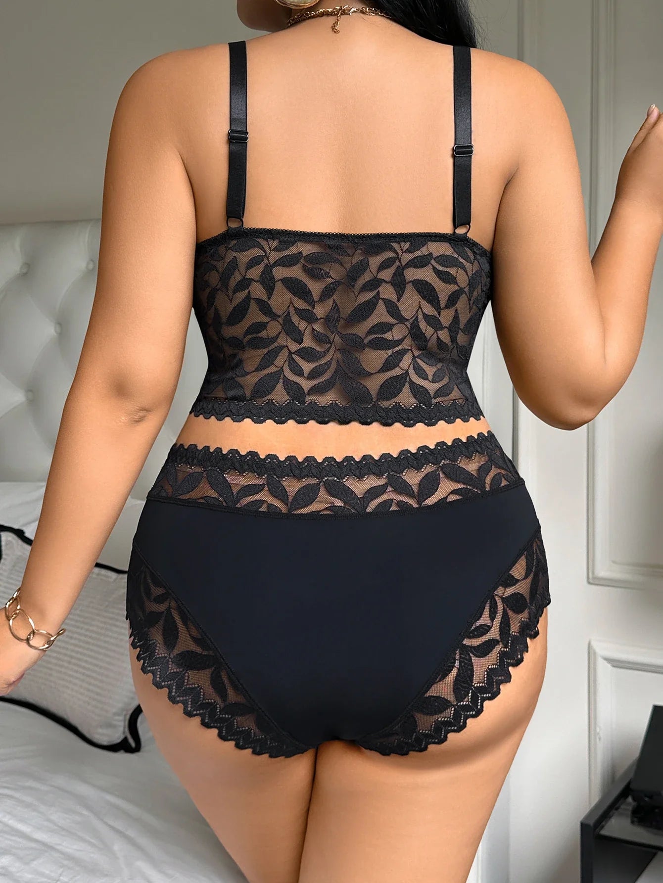 Sexy Plus Size Women's Underwear Set Floral Lace Unlined Wireless Bra Breathable Mesh Underwear Sexy Lingerie Set