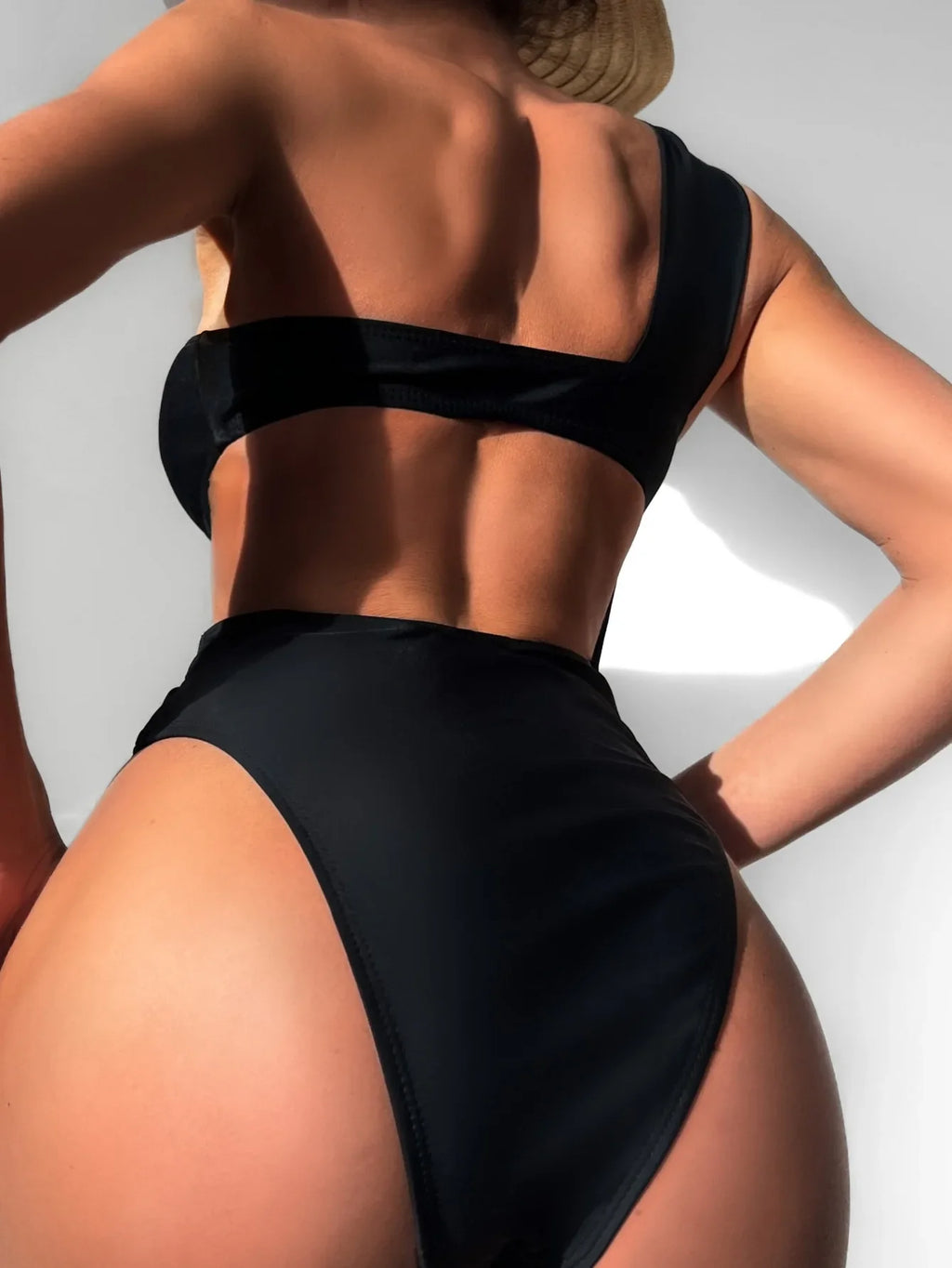 Sexy One Shoulder Swimsuit Woman 2024 Solid Black Hollow Out Buckle One Piece Swimwear Beach Bathing Suit Backless Monokini