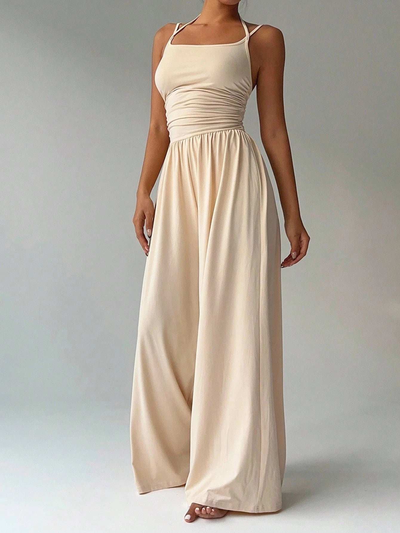 Women's Casual Solid Color Pleating Loose Straight Jumpsuit A-line Backless Halter Neck Slim Cami Jumpsuit Streetwear 2025