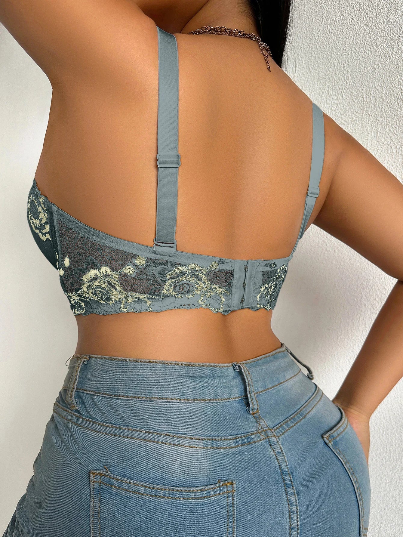 Plus Size Lace Women's Bra BCD Thin Cup Floral Embroidered Push up Bra Side Support Comfortable Underwire Lingerie Bra Women