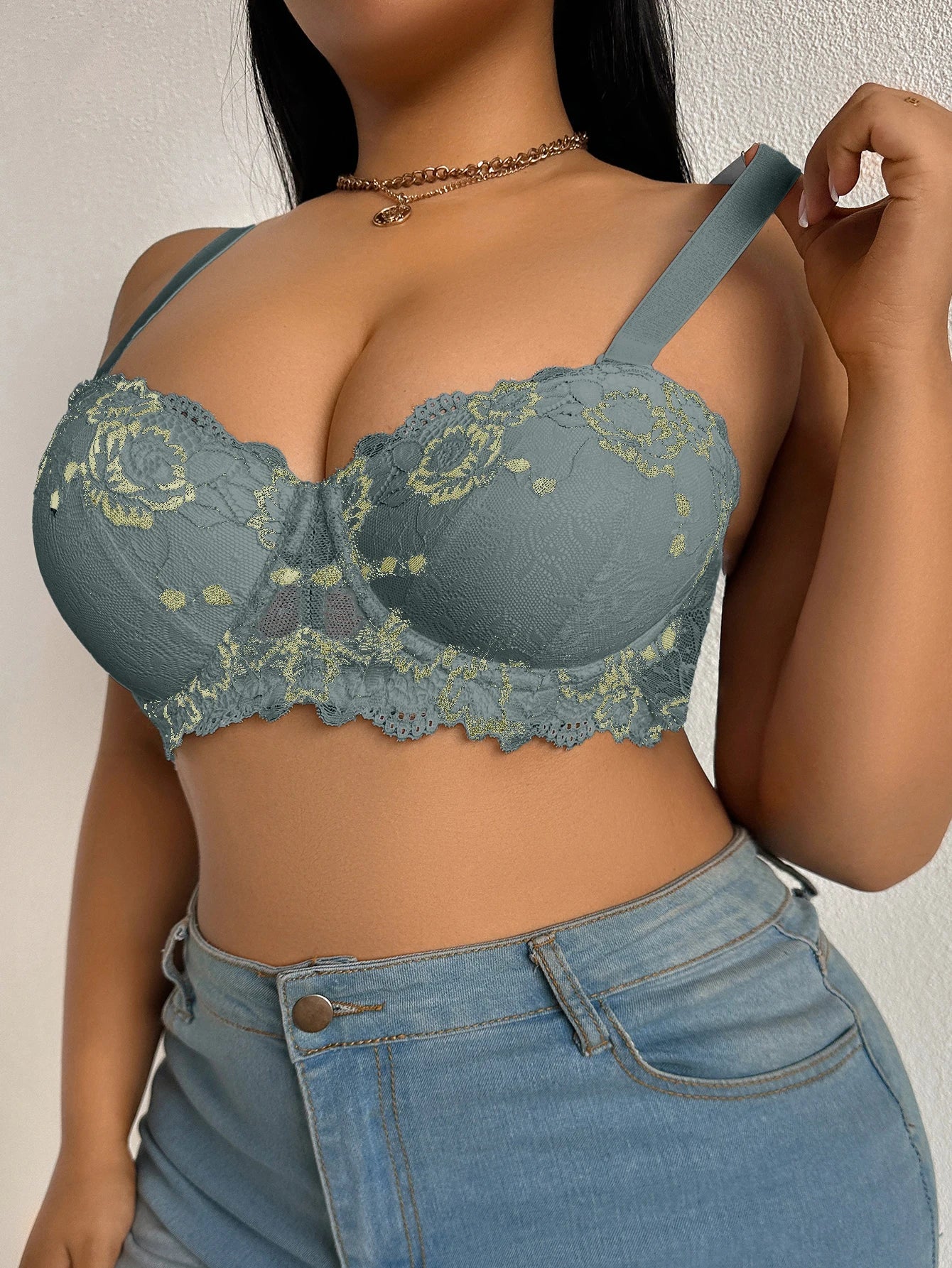 Plus Size Lace Women's Bra BCD Thin Cup Floral Embroidered Push up Bra Side Support Comfortable Underwire Lingerie Bra Women