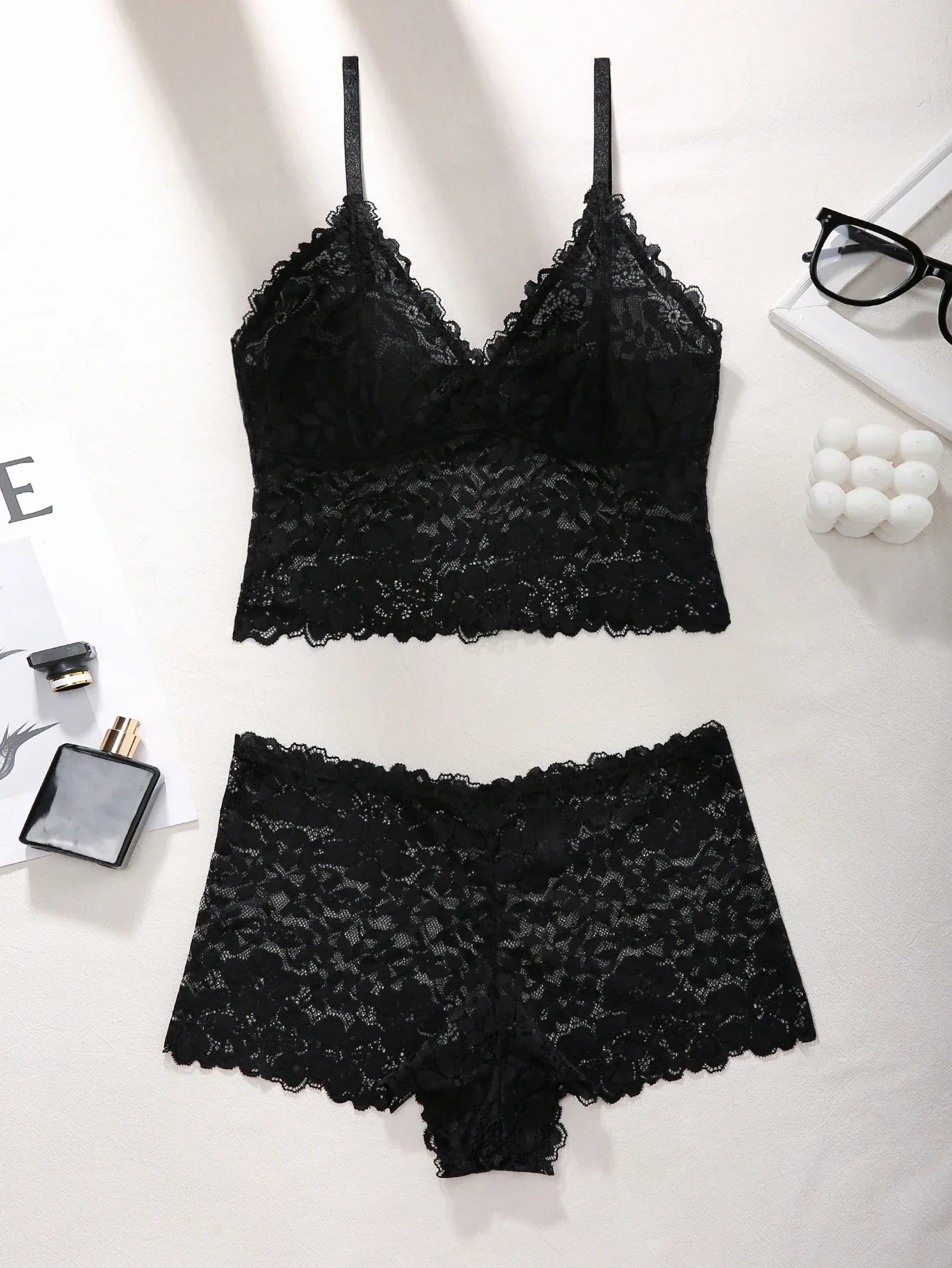 Hot sexy lingerie set Women's Wireless camisole sexy Bras Elegant floral lace sheer bra Cutout lace breathable Women's Panties
