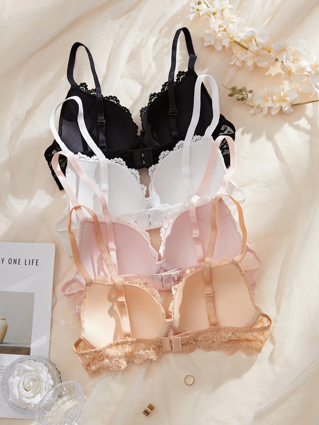 4Pcs Daily Lace Trim Women's Underwear Set Rhinestone Push up Underwire Bra Airy & Stylish Women Lace Lingerie Set