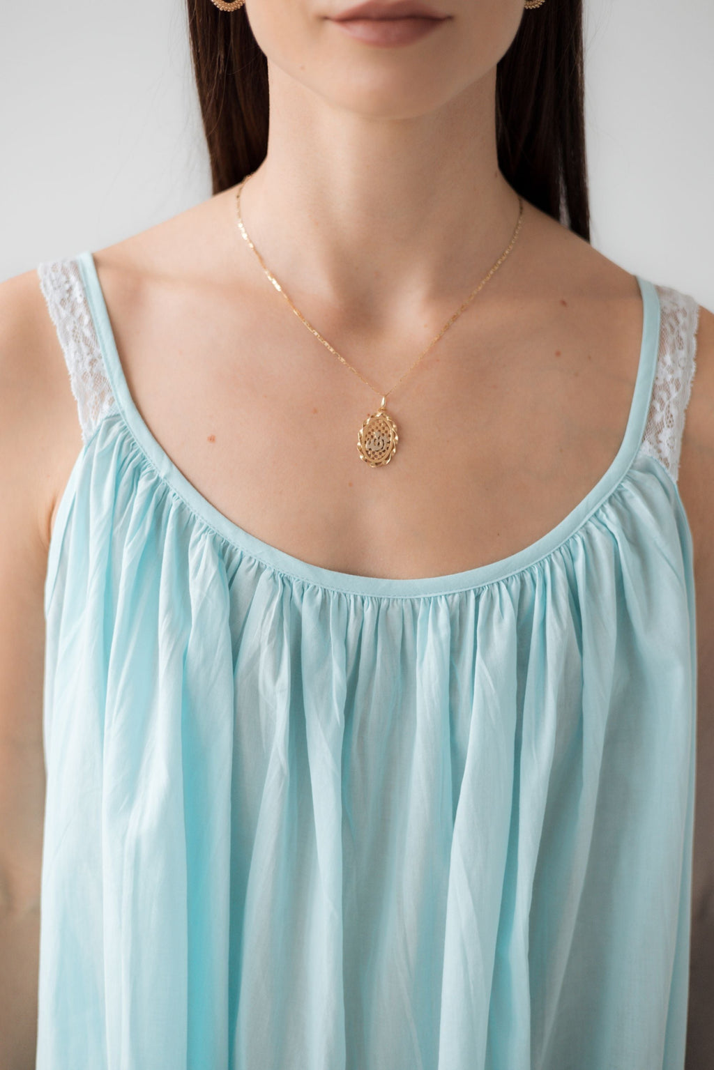 Suzannita Sleeveless Gown