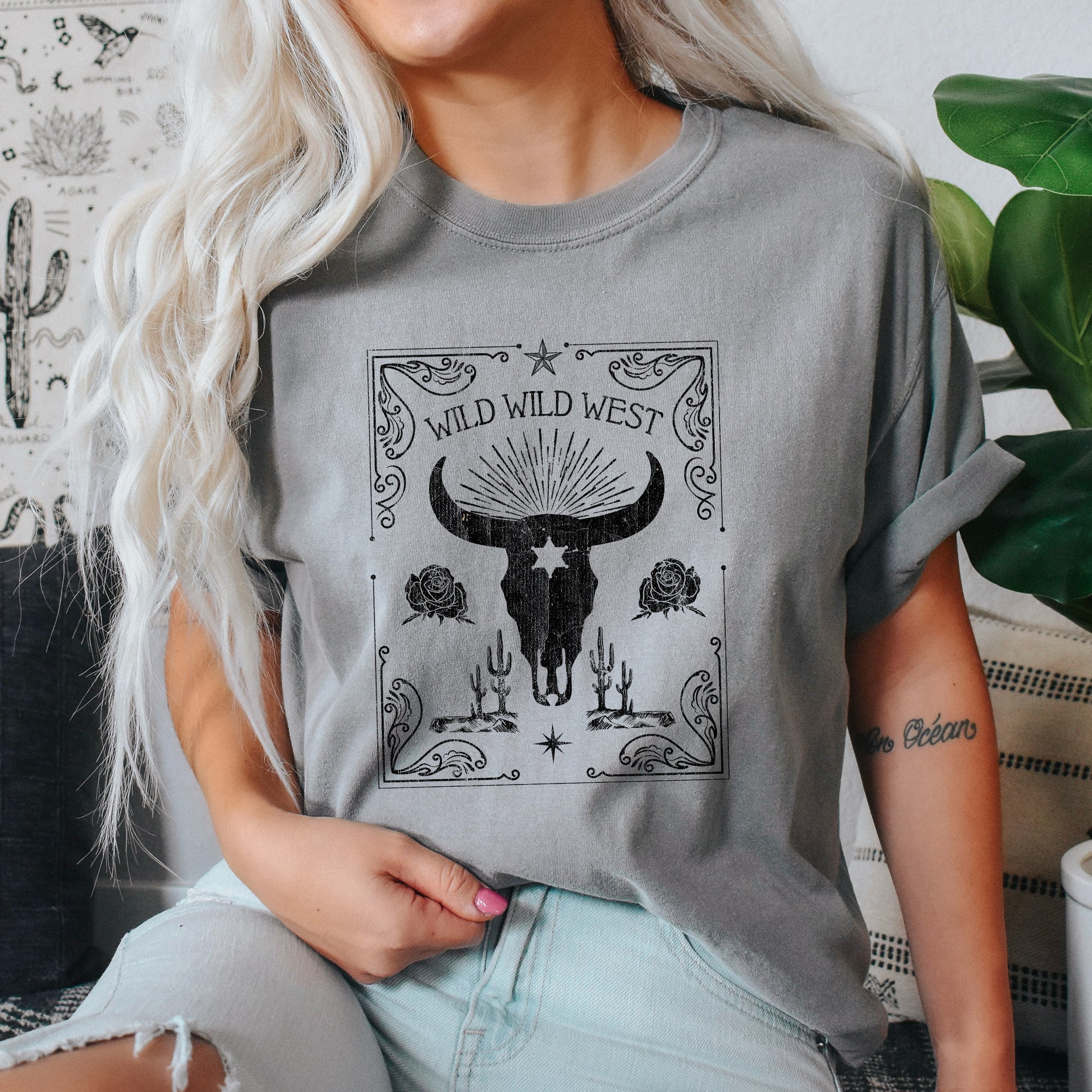 Vintage Wild Wild West Skull Cattle Cowboy Cowgirl Rodeo Americana Comfort Colors Tee