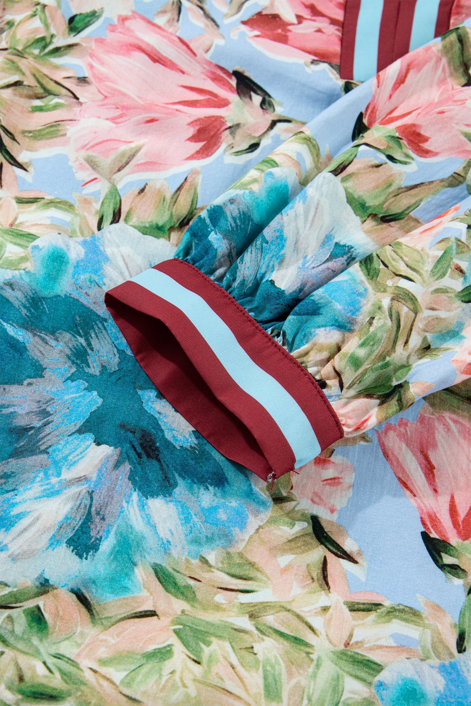 Sky Blue Contrast Trim V Neck Cuffed Bracelet Sleeve Floral Blouse