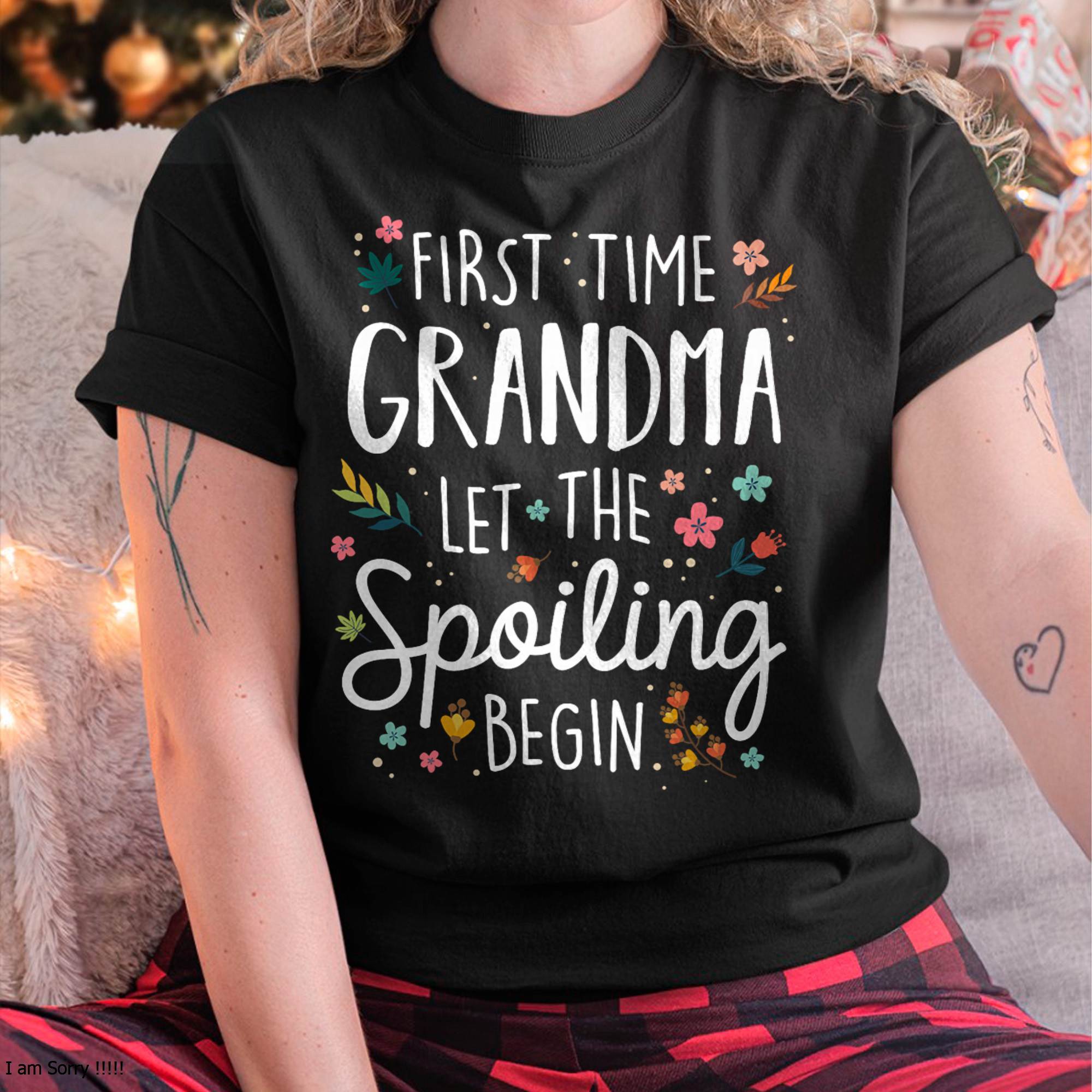 FIRST TIME GRANDMA T-SHIRT – PERFECT GIFT FOR NEW GRANDMAS - NGHL00 (SKU8-GRA00)