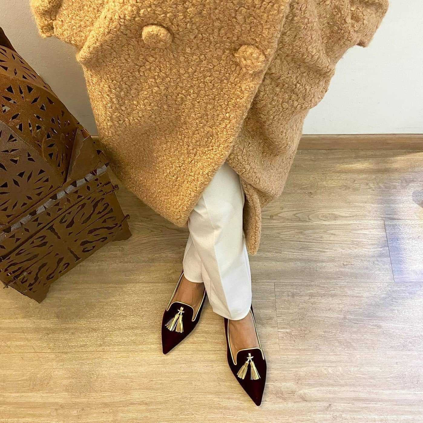Women's Suede Pointed Toe Tassel Flats – Shallow Mouth Low Heel Casual Shoes