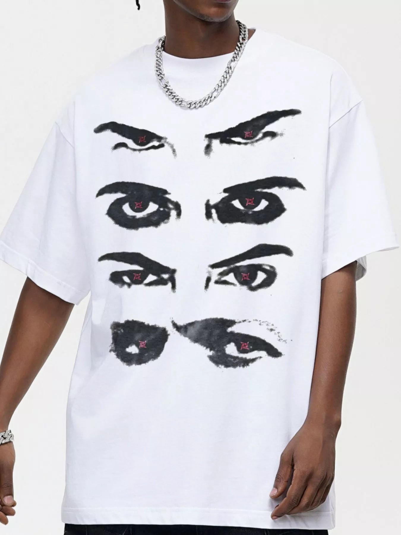 Men's Oversized Eyes Graphic Round Neck T-Shirt