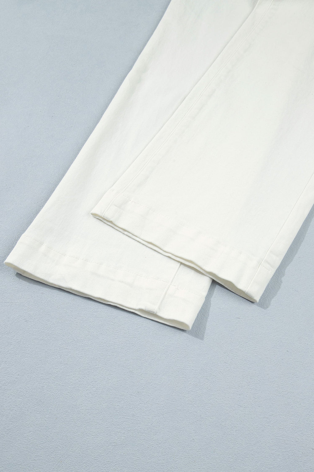 White Solid Color Scalloped Patch Pocket Shift Jeans
