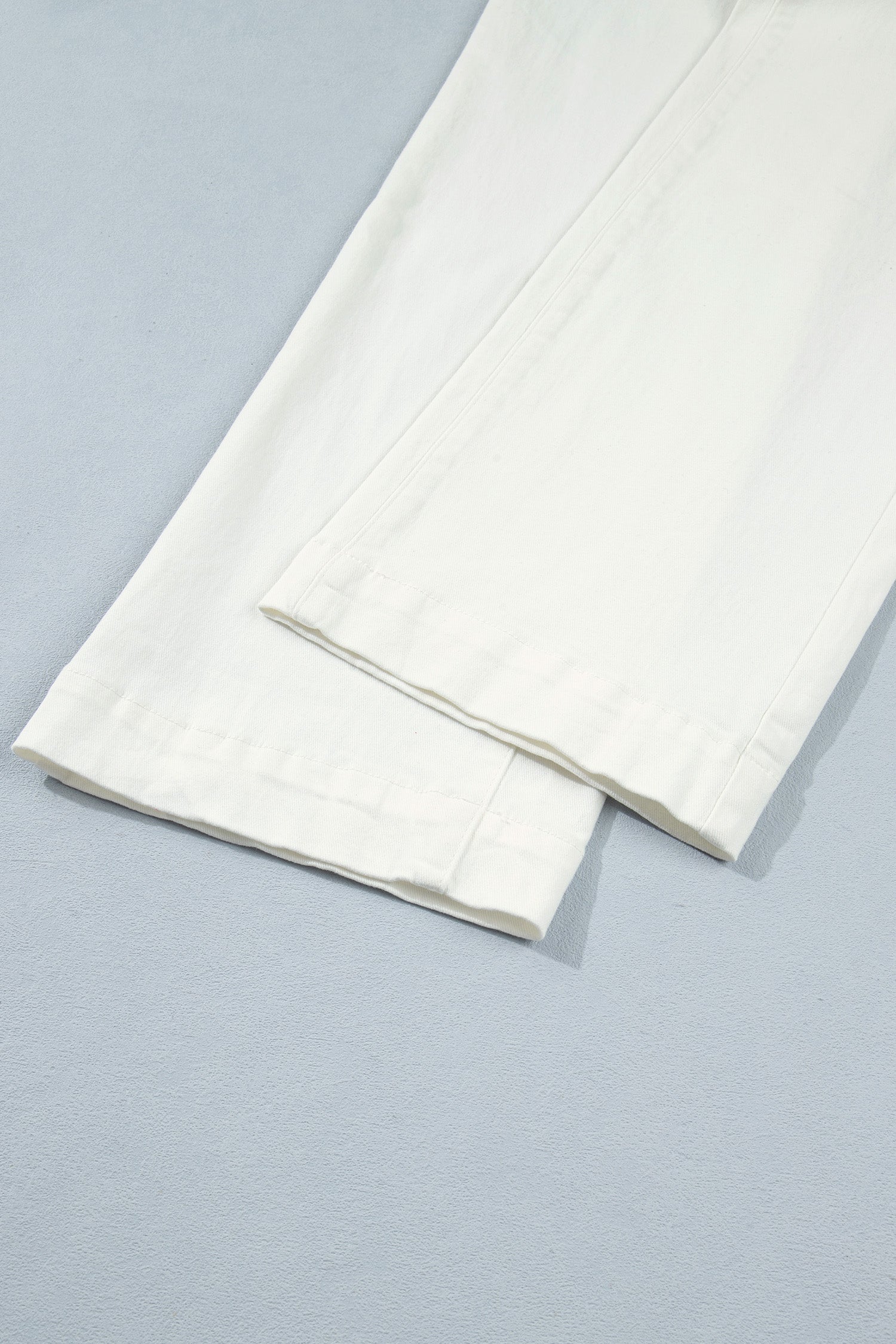 White Solid Color Scalloped Patch Pocket Shift Jeans