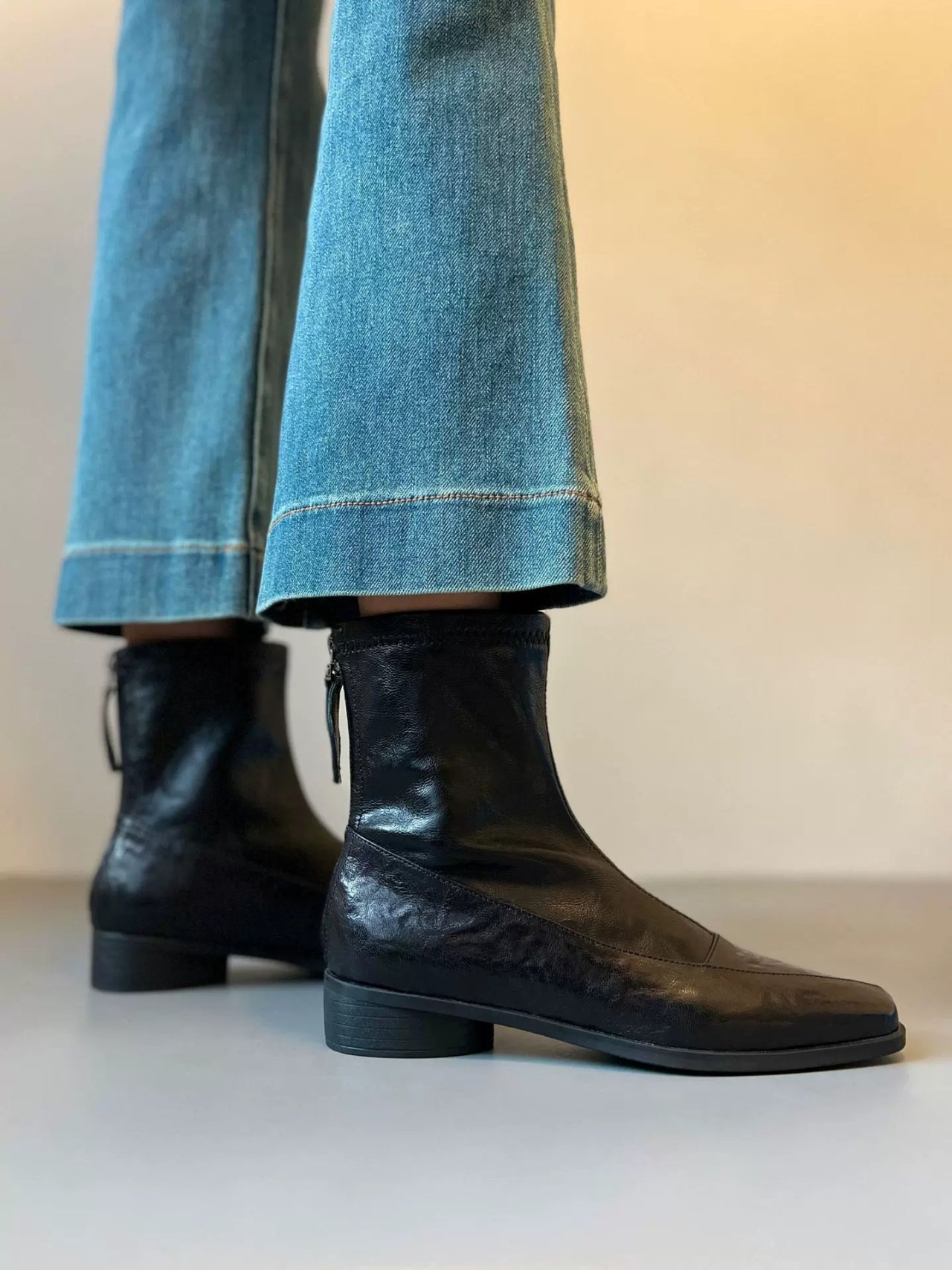 Women's French Retro Genuine Leather Square Toe Block Heel Ankle Boots