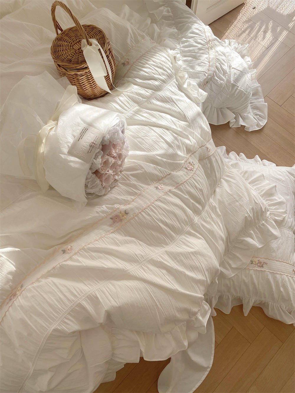 Embroidered Lace Ruffle Bedding Set / Pink