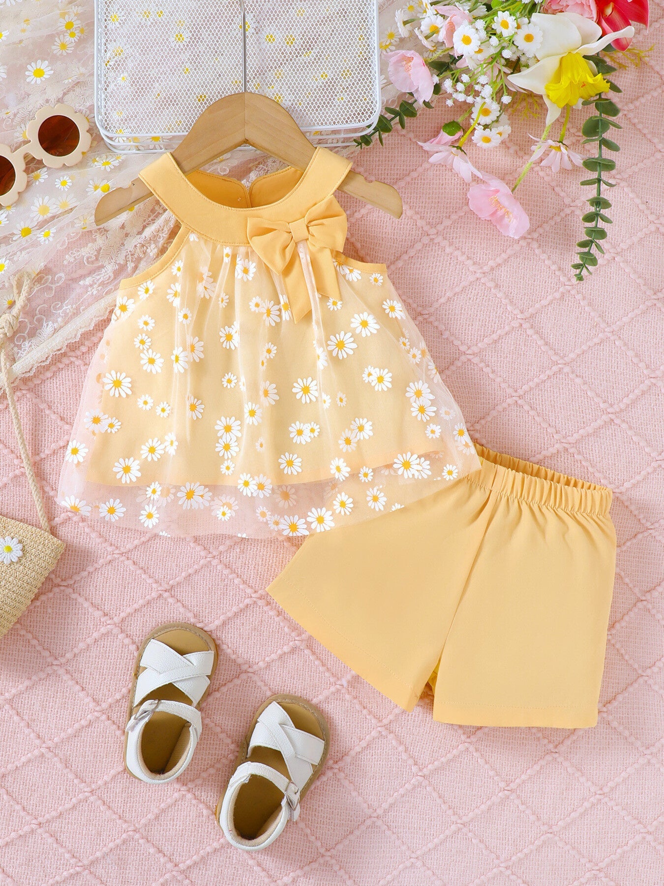 Children's Daisy Print Bow Decor Tank Top & Shorts Set
