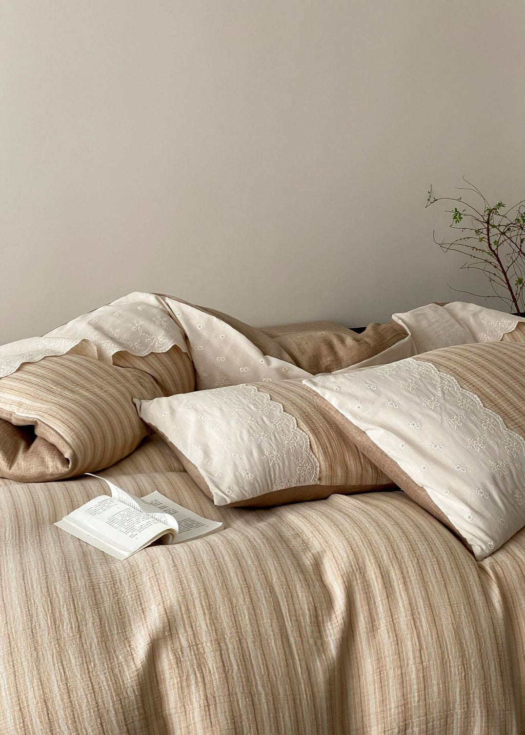 Florence Lace Double Gauze Striped Bedding Set / Beige Brown