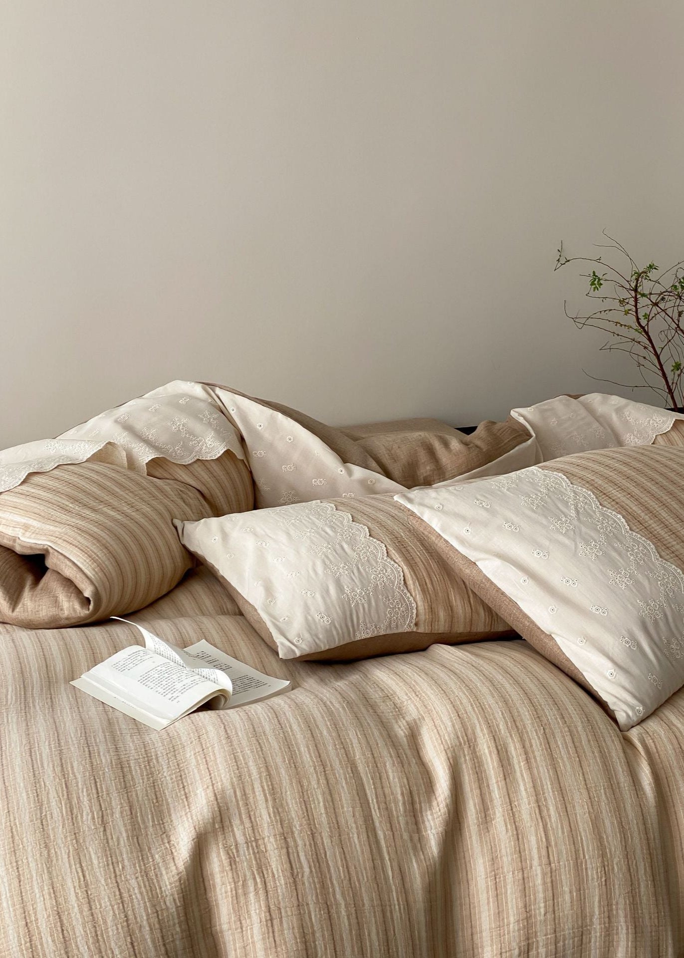 Florence Lace Double Gauze Striped Bedding Set / Beige Brown
