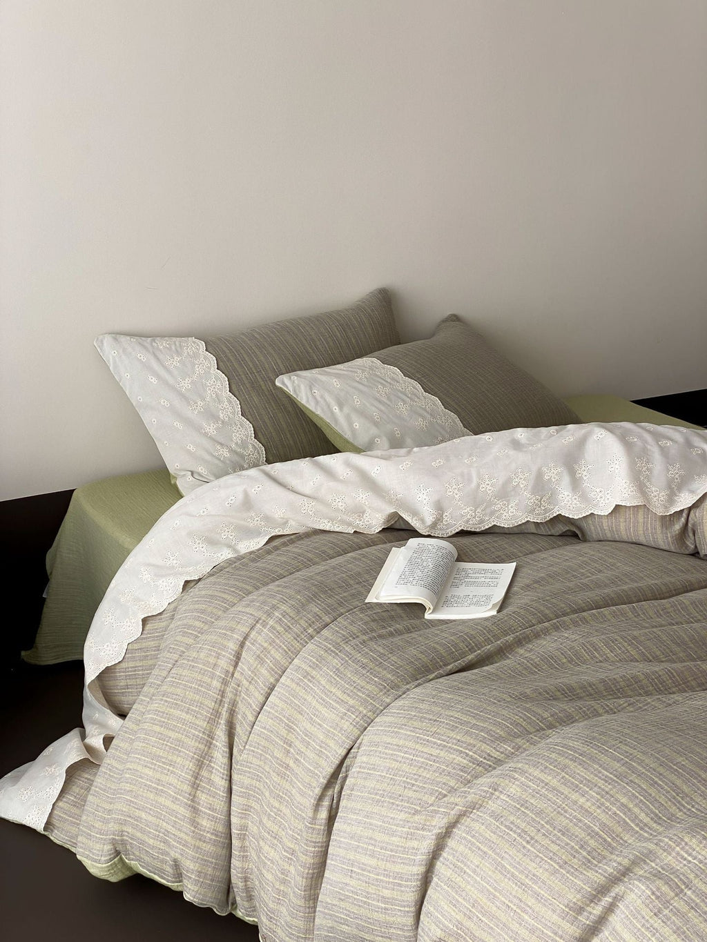 Florence Lace Double Gauze Striped Bedding Set / Green