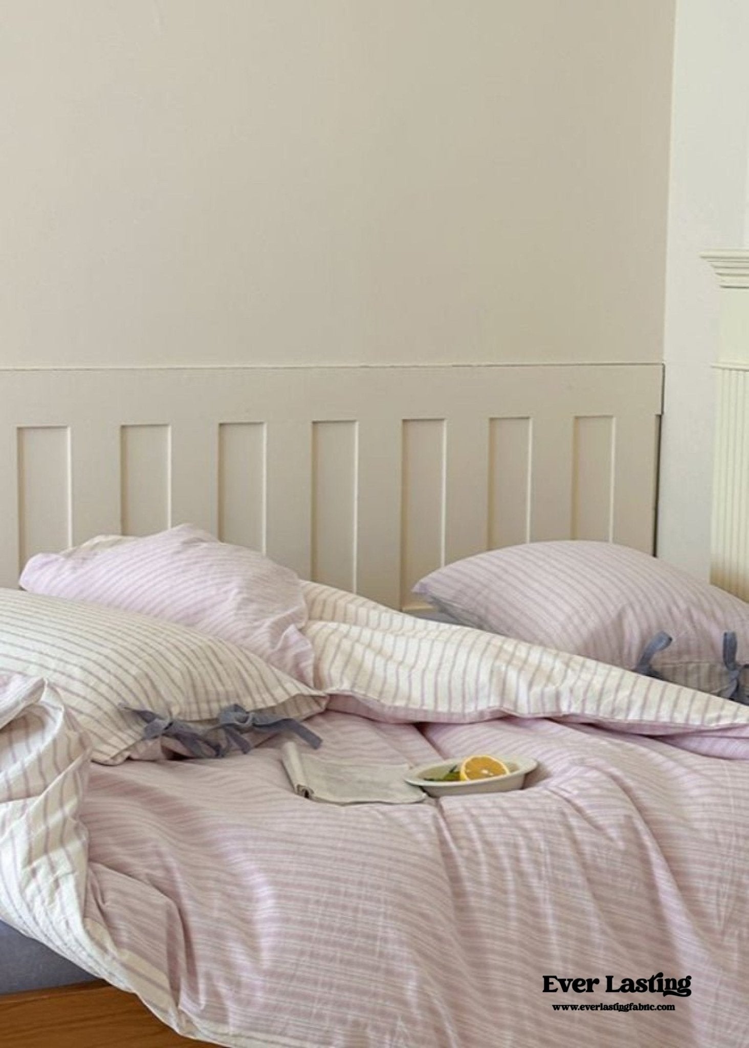 Josie Bow Tied Striped Bedding Set / Gray