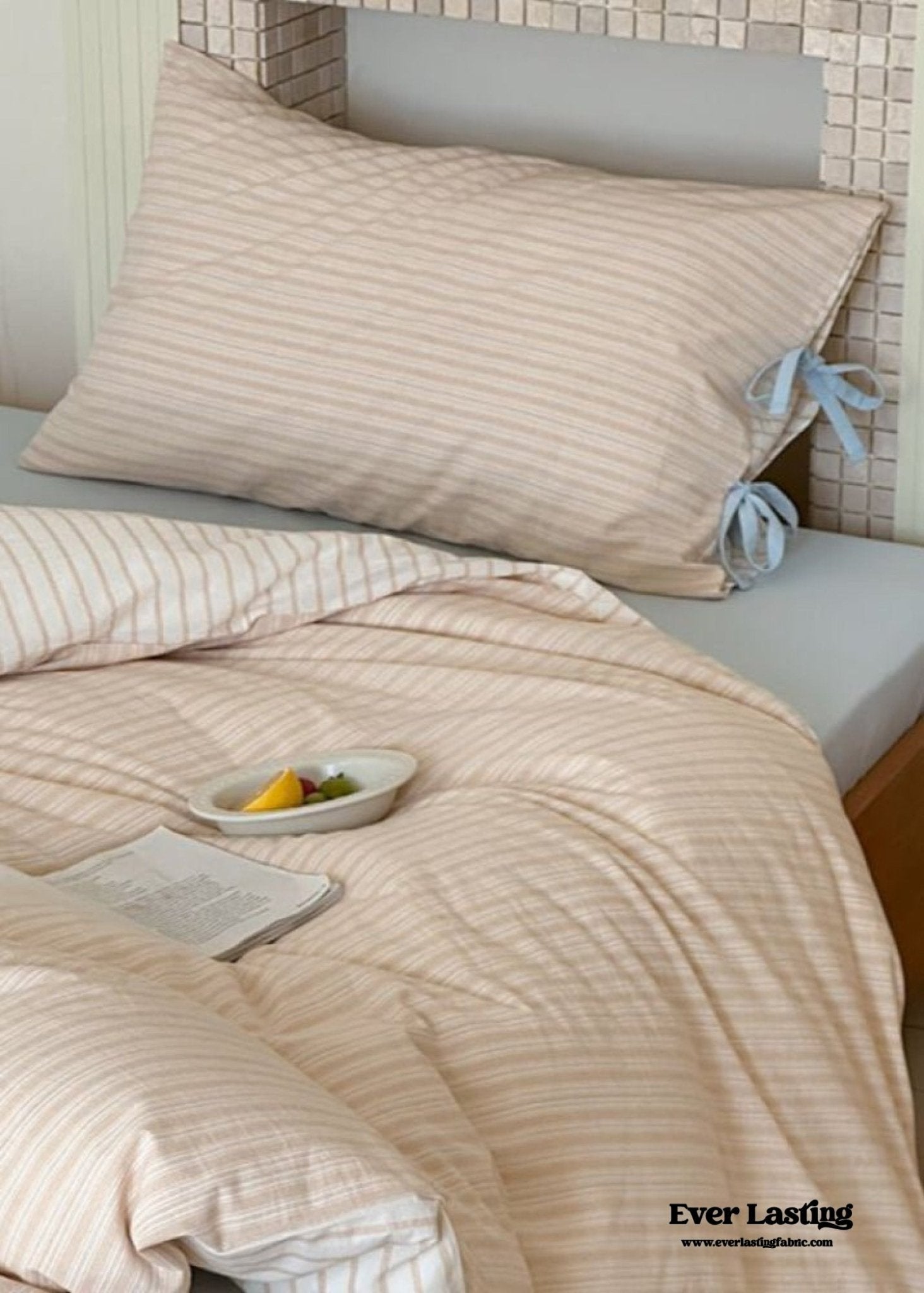 Josie Bow Tied Striped Bedding Set / Gray