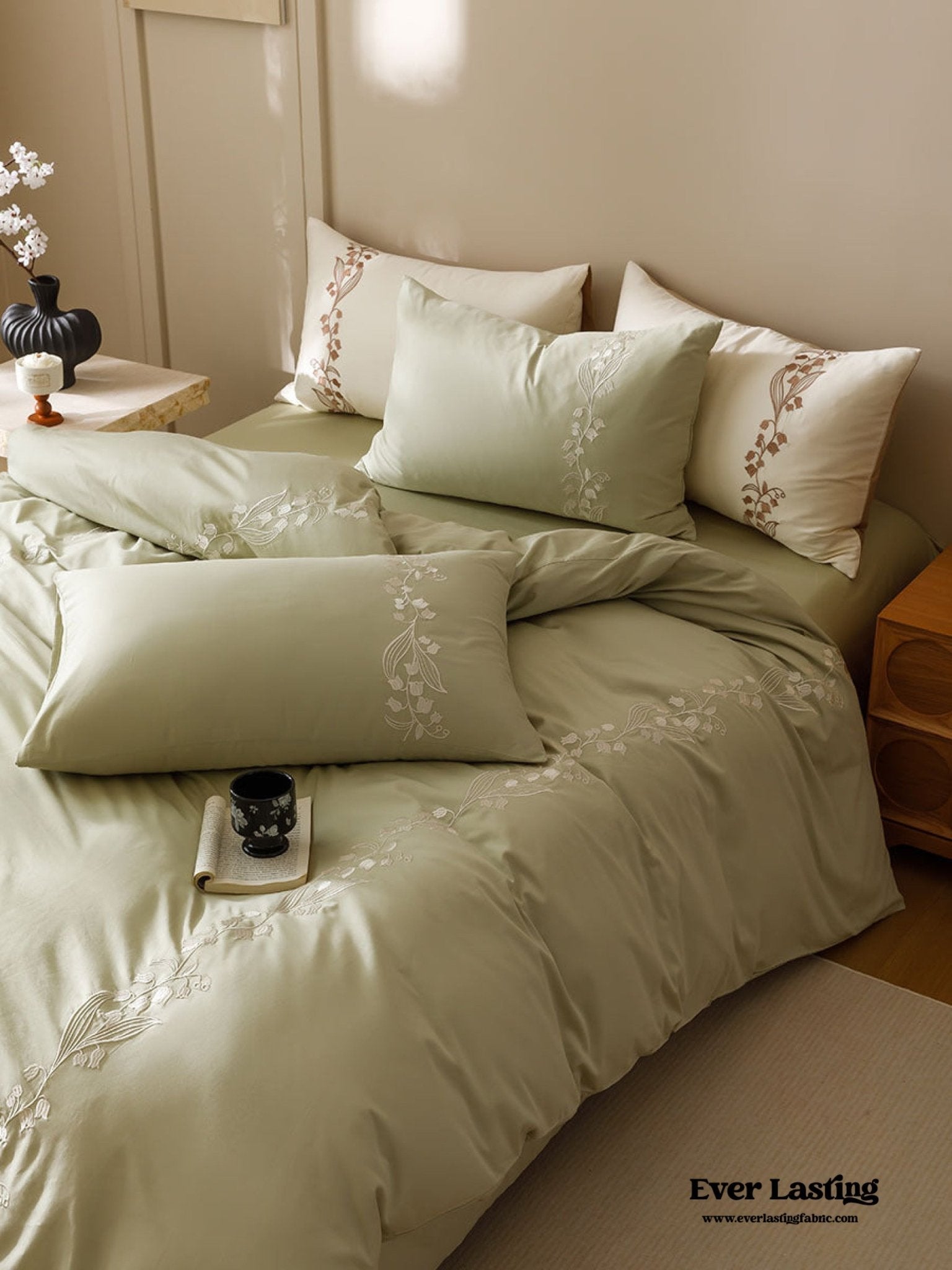Lily of the Valley Embroidered Silky Bedding Set / Cream
