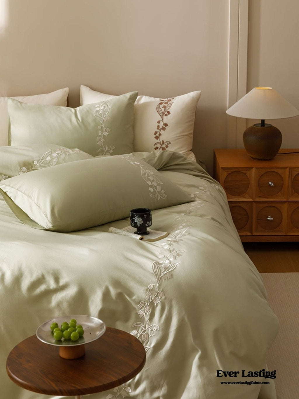 Lily of the Valley Embroidered Silky Bedding Set / Purple