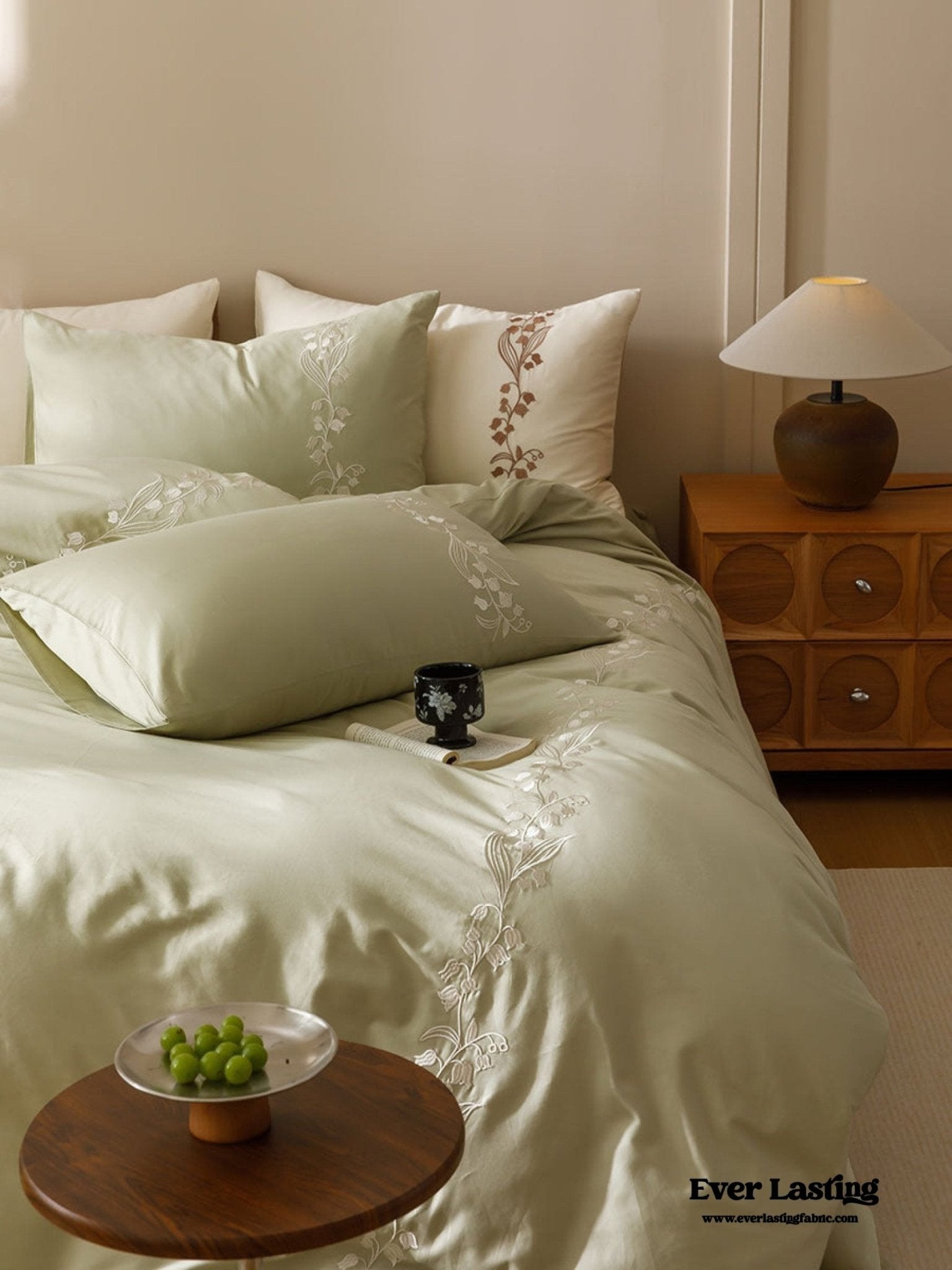 Lily of the Valley Embroidered Silky Bedding Set / Purple