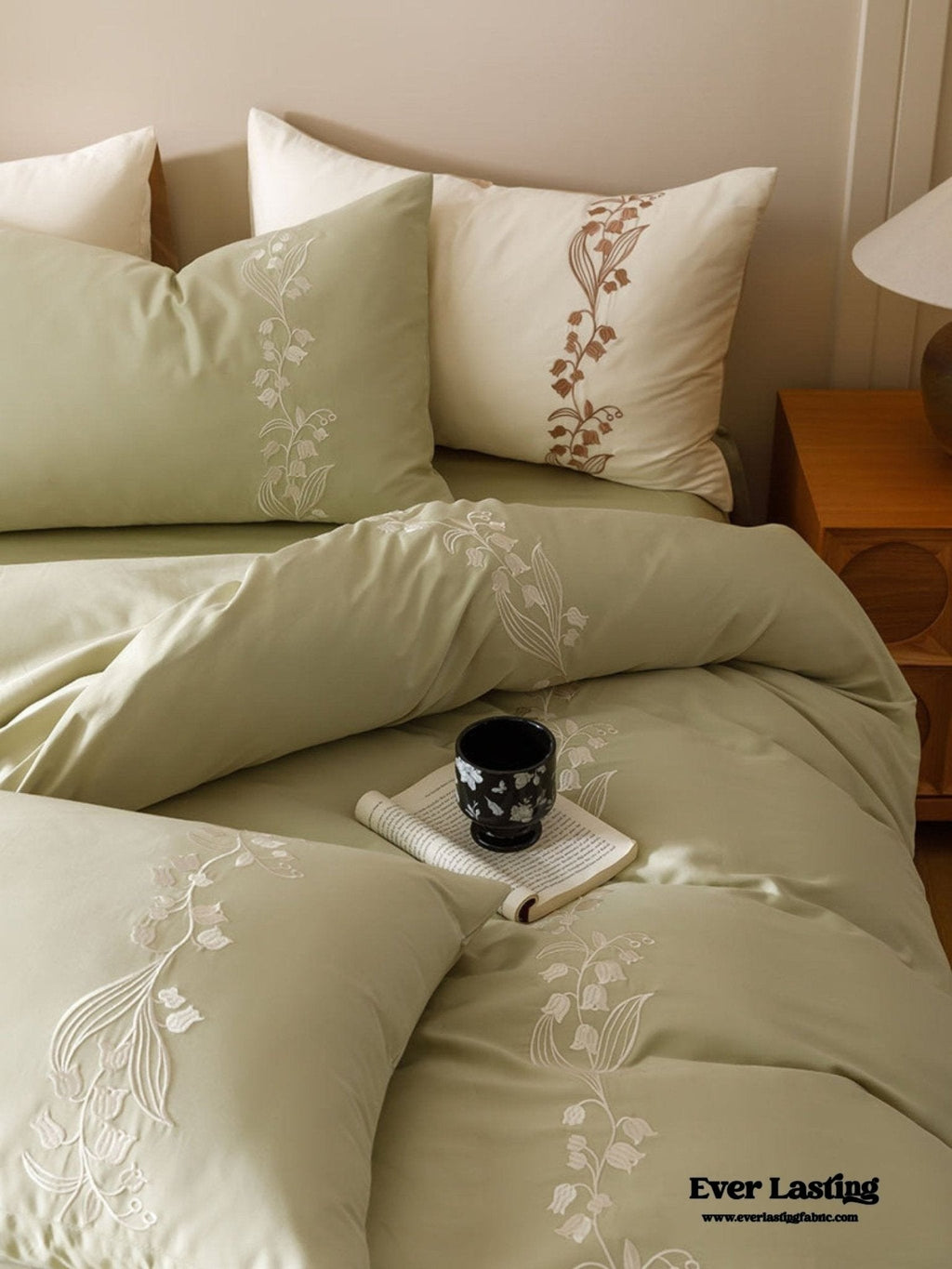 Lily of the Valley Embroidered Silky Bedding Set / Purple