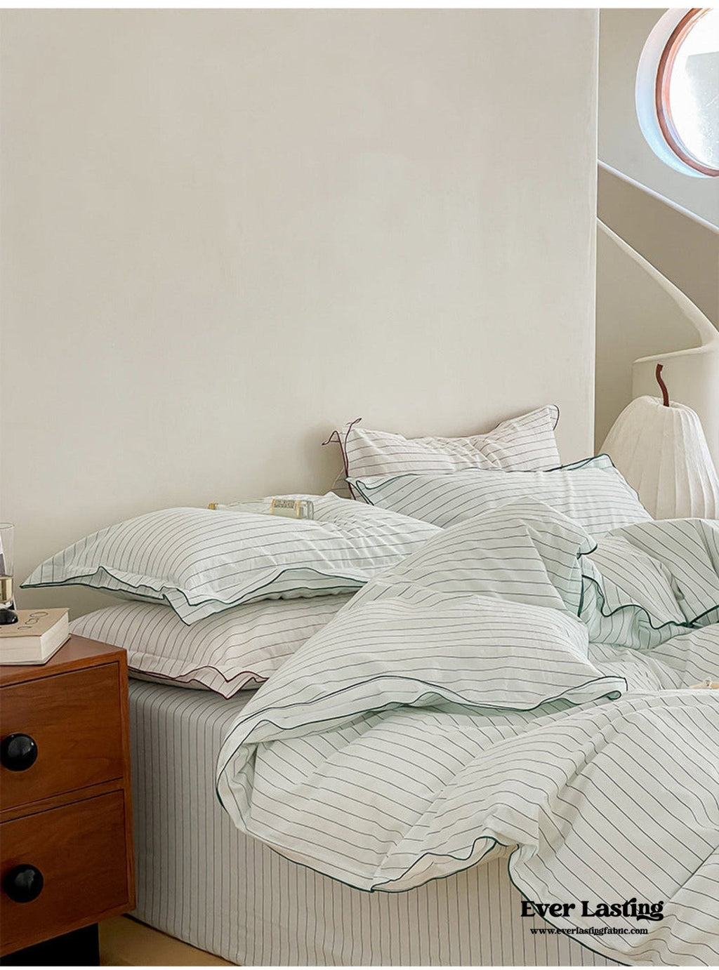 Scandinavian Overlock Striped Bedding Set / Gray
