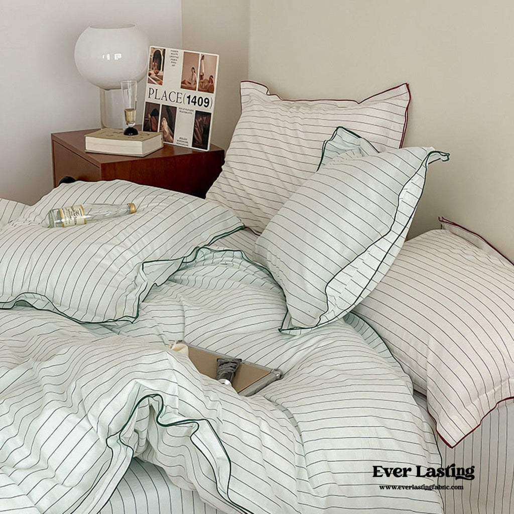 Scandinavian Overlock Striped Bedding Set / Gray