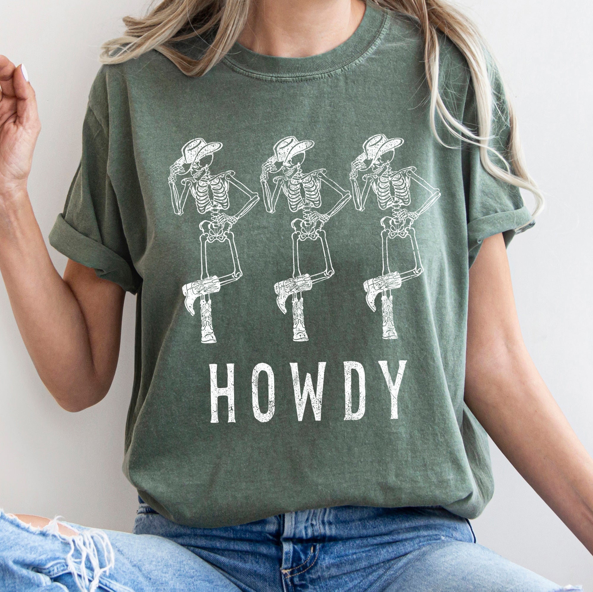 Howdy Skeletons Retro Western Halloween Night Of The Dead Cowboys Vintage Western Carnival Edition Comfort Colors Tee