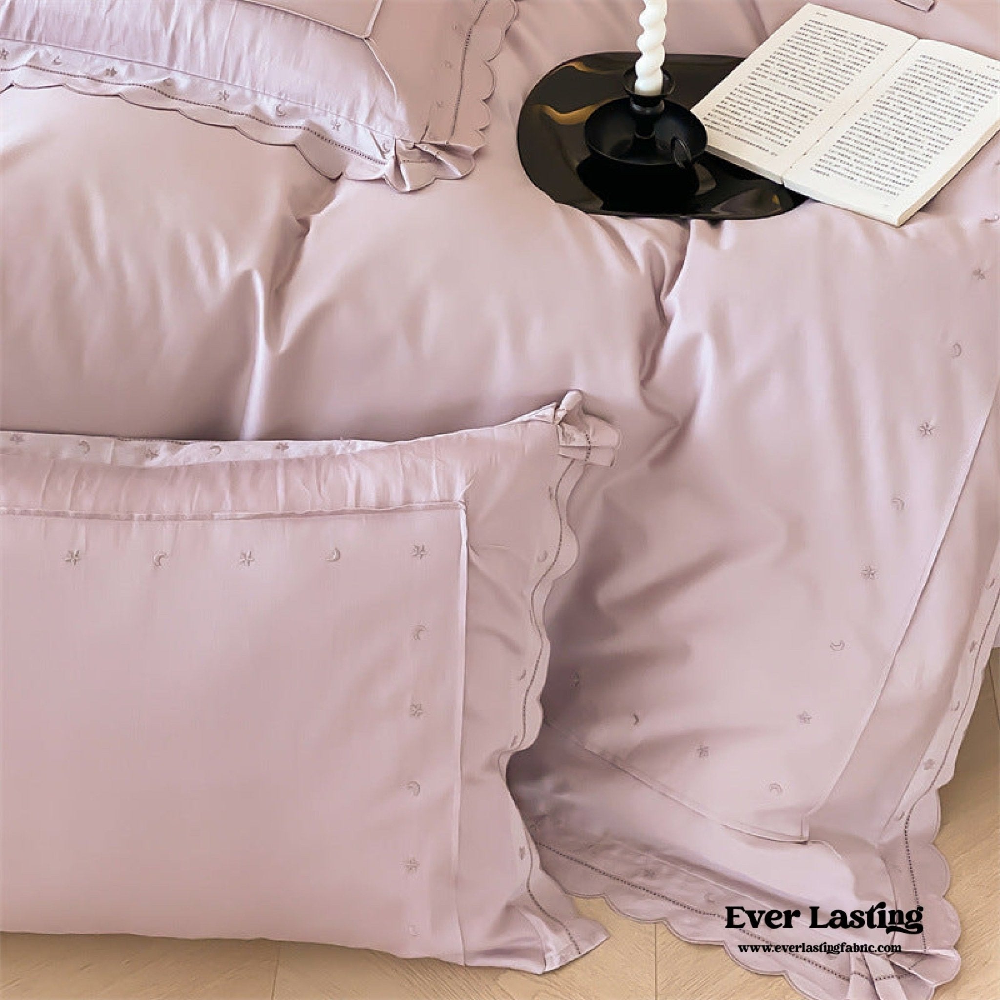 Star Gaze Short Cake Ruffle Bedding Set / White