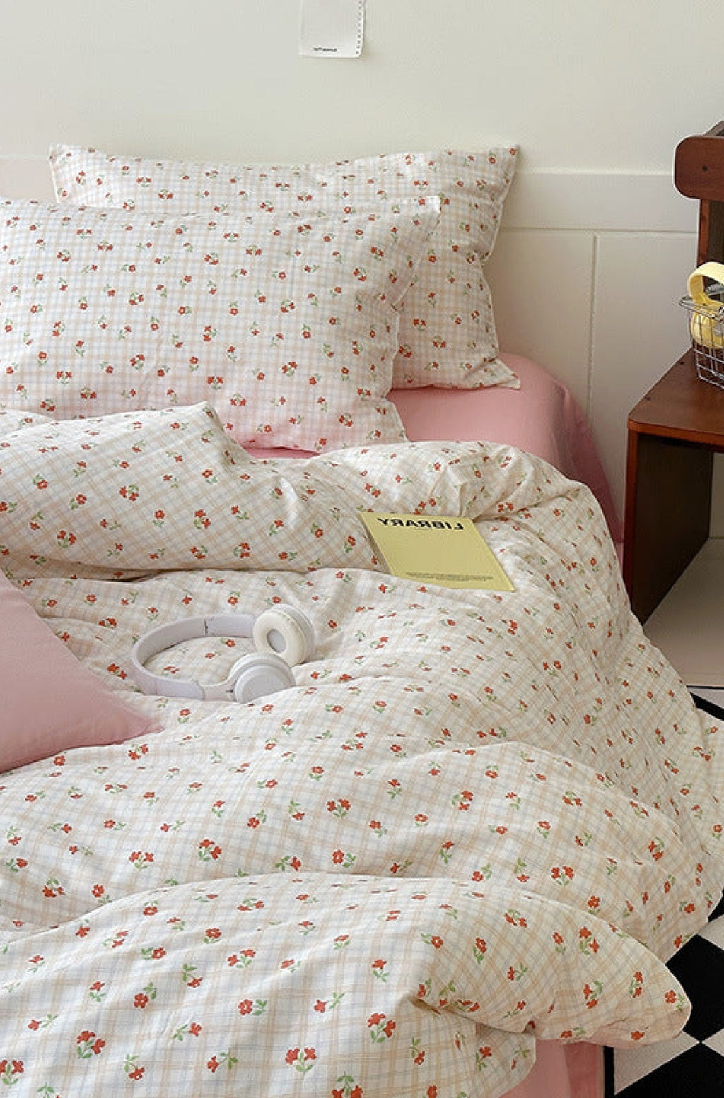 Sweet Floral Bedding Set / Cream