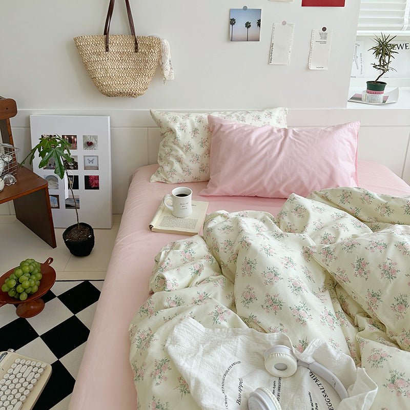 Sweet Floral Bedding Set / Cream